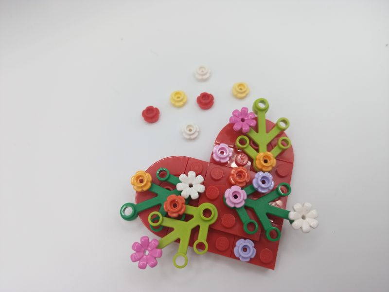 LEGO® Botanical Heart, Make and Take