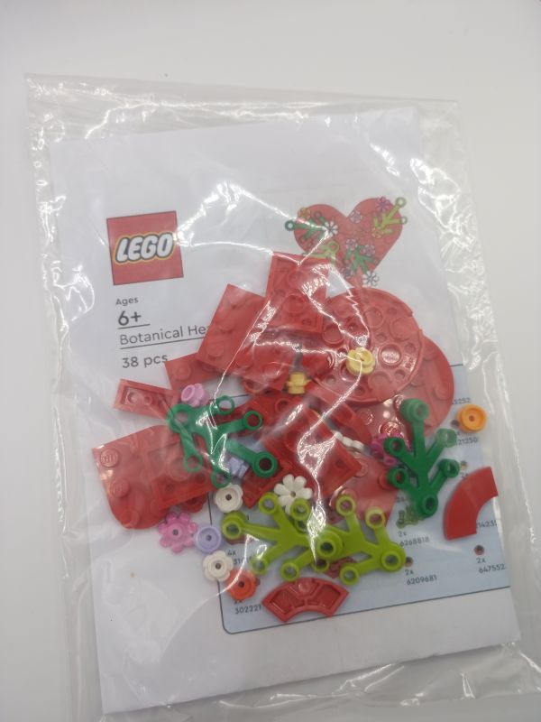 LEGO® Botanical Heart, Make and Take
