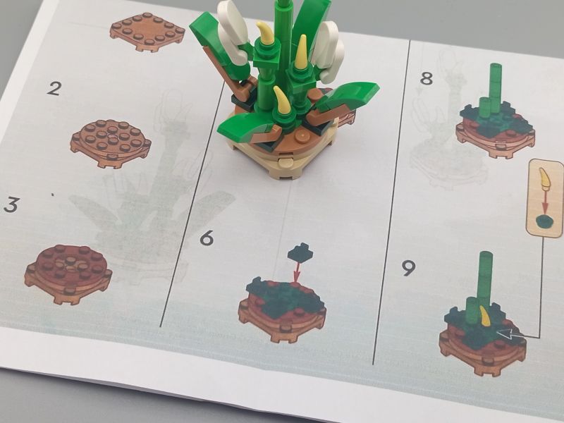 LEGO® Micro Peace Lily, Make and Take